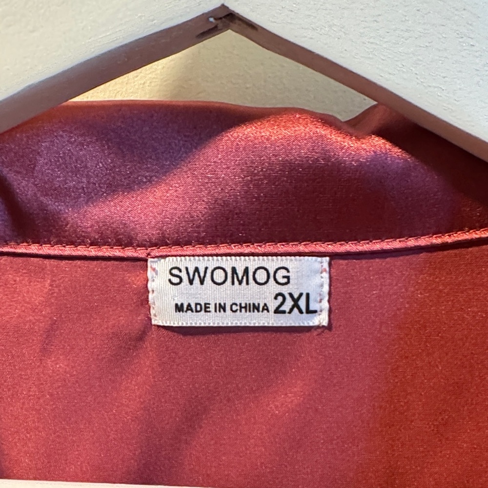 Elegant Women’s Satin Burgundy Pajamas - Picture 2 of 4